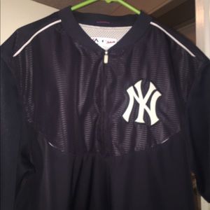 Yankees Majestic pullover